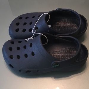 clogs with backstrap